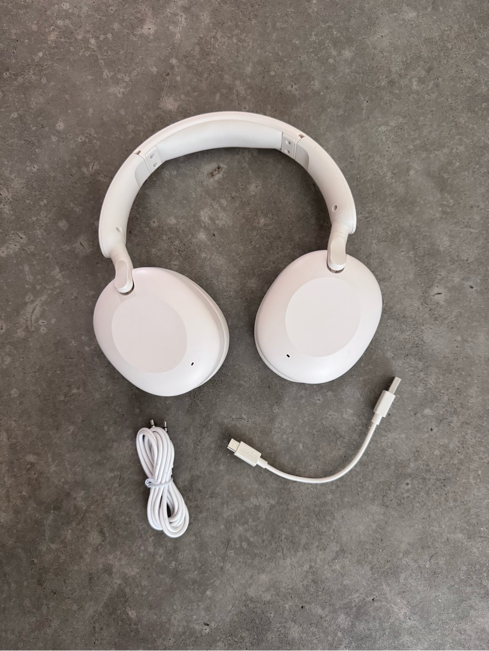 Sudio White Wireless Over-Ear Noise Canceling Headphones